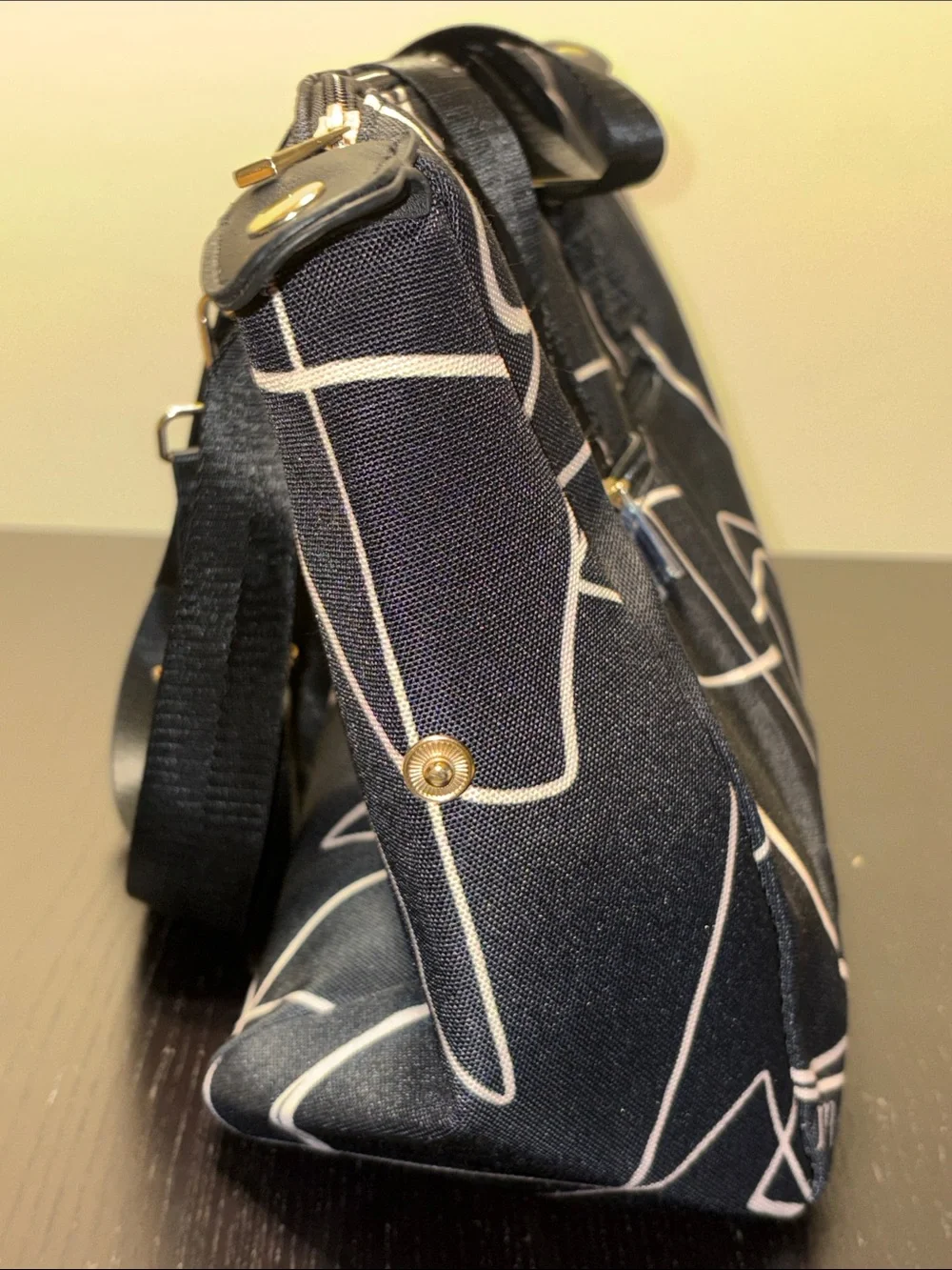NWOT Mali & Lili Abstract Weekender Bag